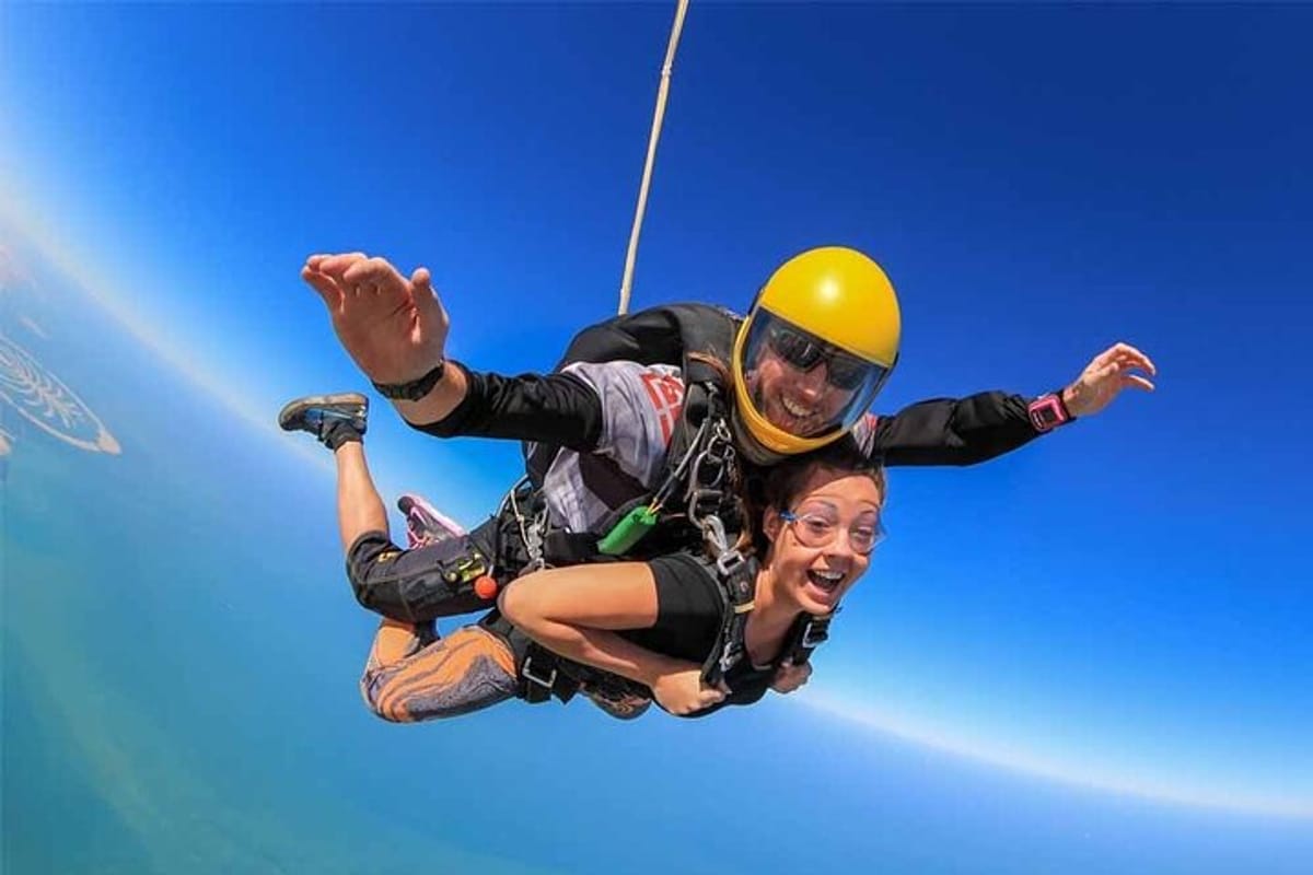 morning-skydive-and-evening-dinner-at-burj-al-arab-with-transfer_1